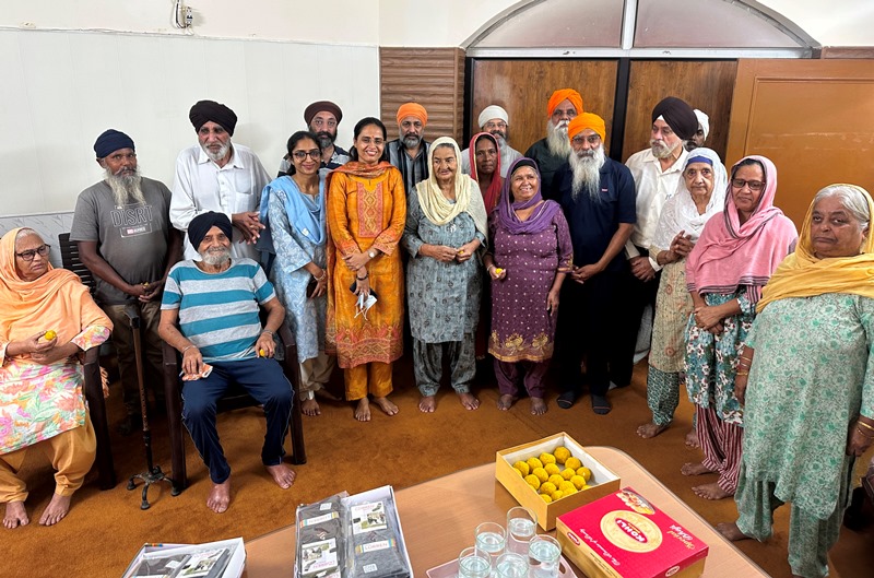 ਡਾ. ਪ੍ਰੀਤੀ ਯਾਦਵ ਨੇ ਮਾਤਾ ਖੀਵੀ ਬਿਰਧ ਘਰ ਵਿਖੇ ਬਜ਼ੁਰਗਾਂ ਨਾਲ ਮਨਾਈ ਦਿਵਾਲੀ